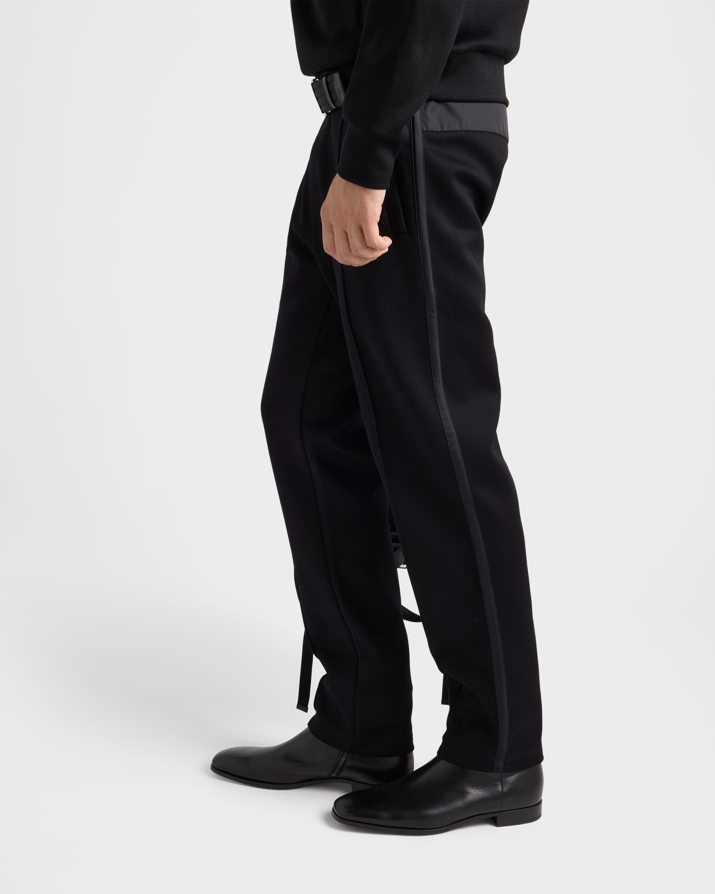 Брюки из хлопкового флиса с деталями из Re-Nylon Prada, черный — фото 3