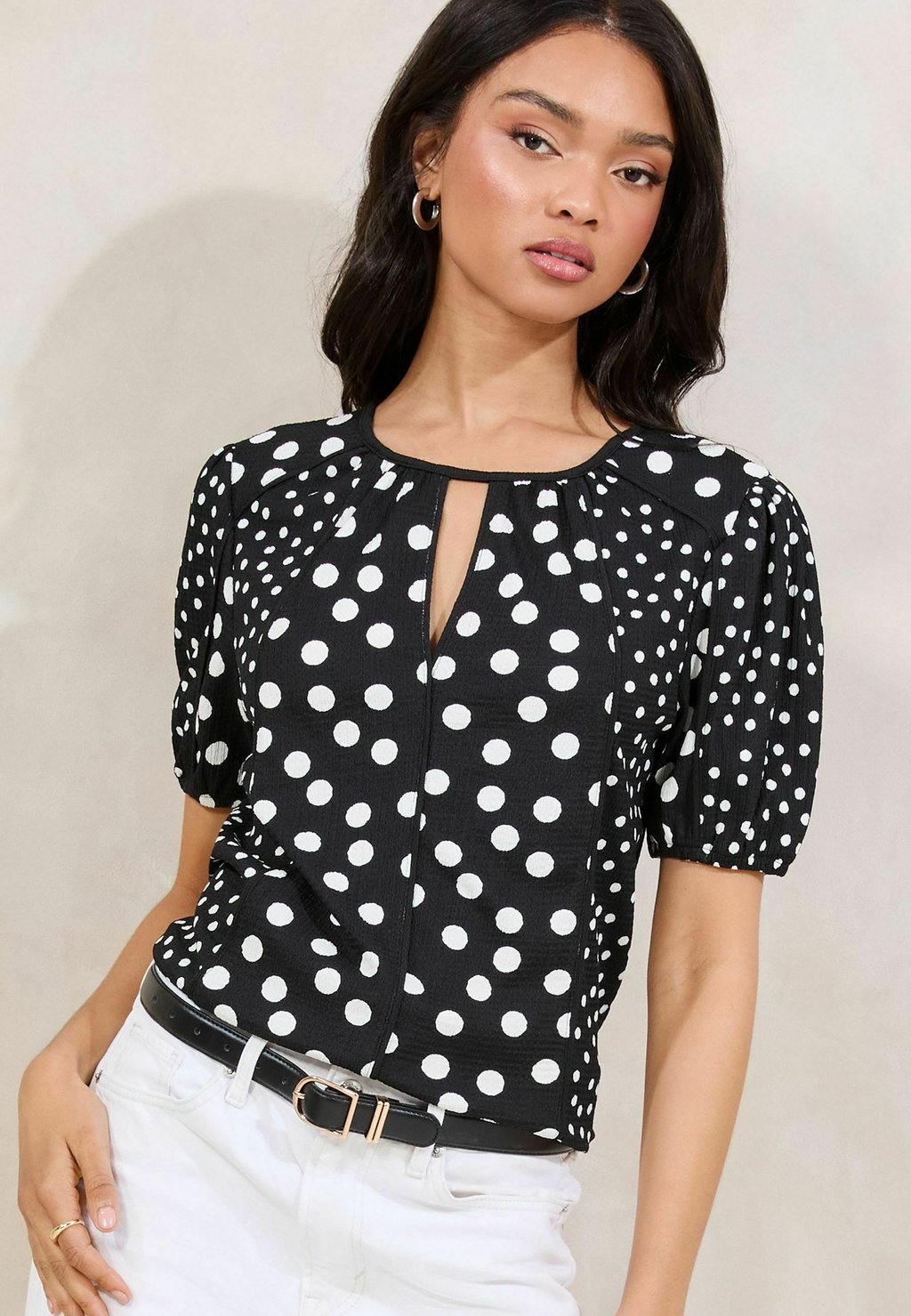 

Блуза REGULAR FIT - SHORT SLEEVE POLKA DOT PRINT Lipsy, черный