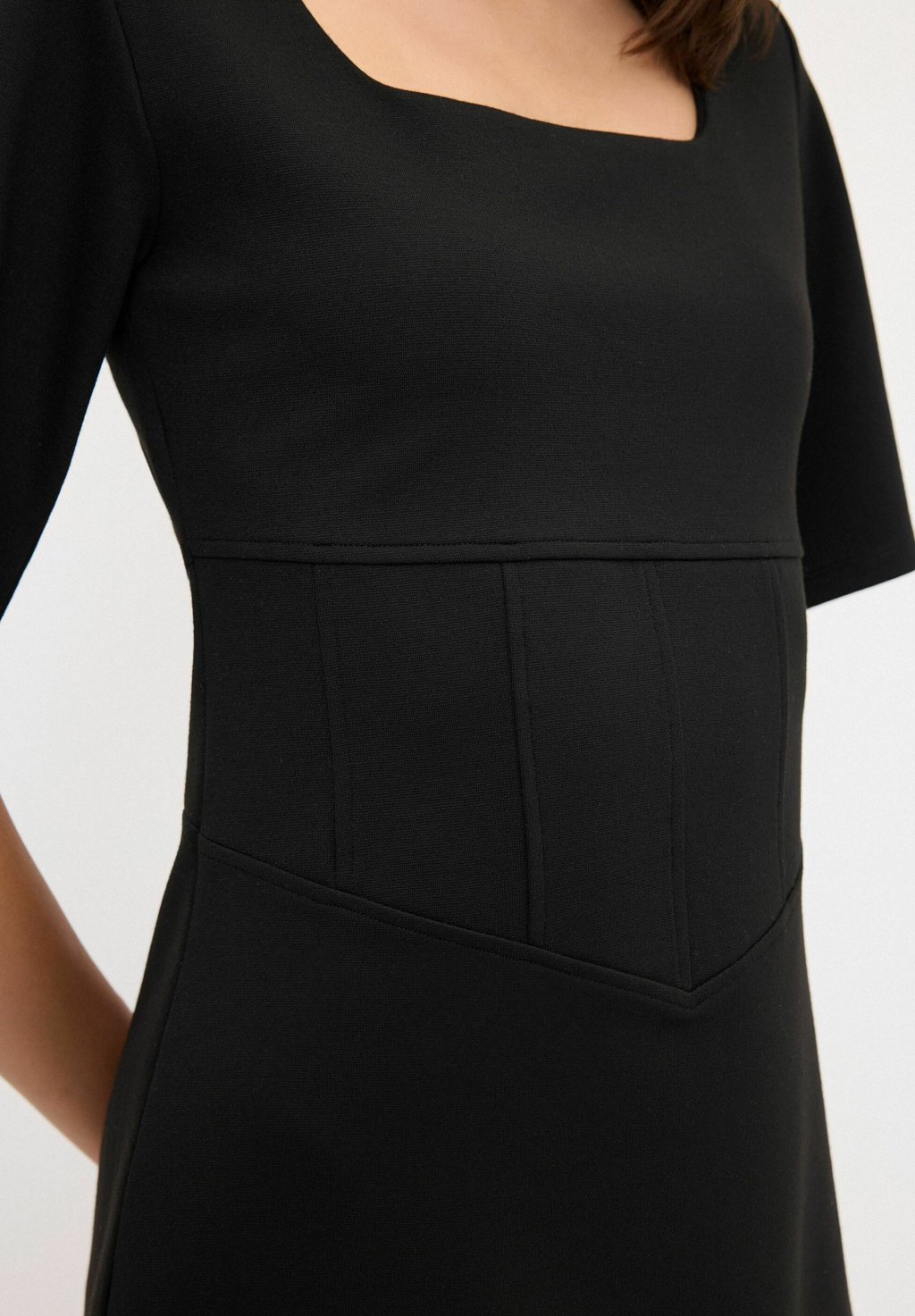 

Платье-футляр SQUARE NECK SHORT SLEEVE adL, черный