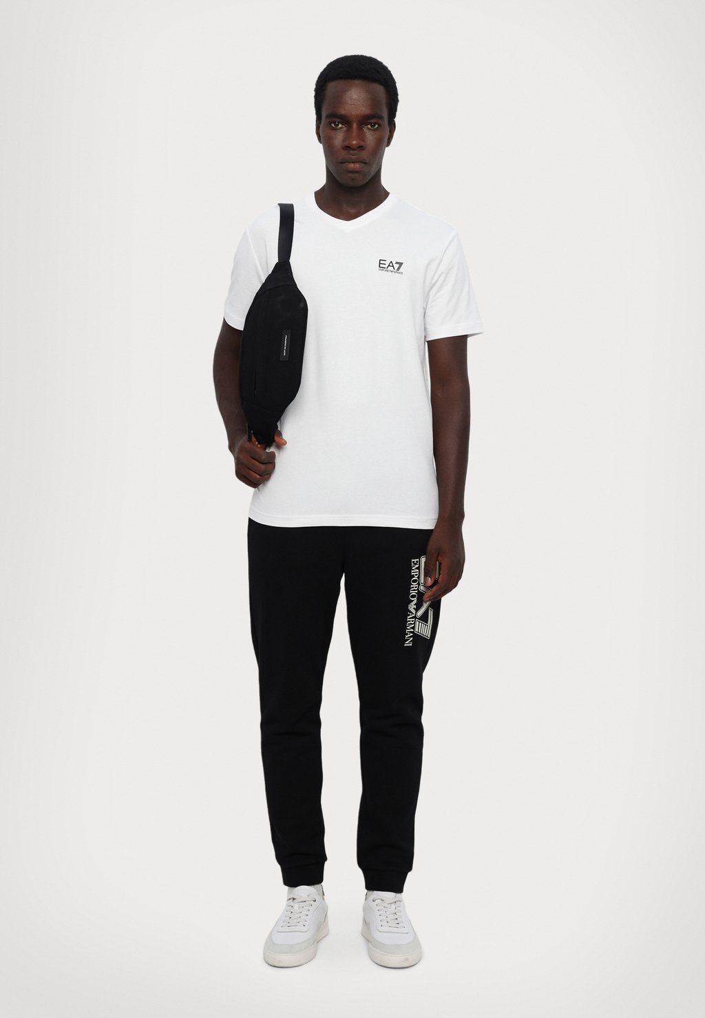 

Базовая футболка EA7 Emporio Armani, белый