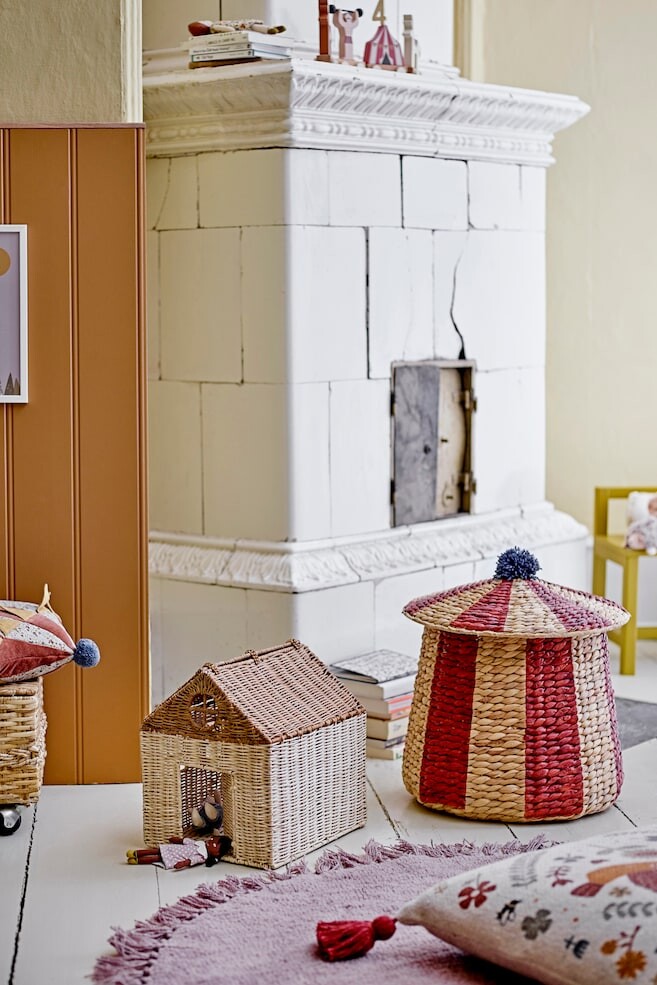 

Корзина бирзен с крышкой Bloomingville Mini, красный