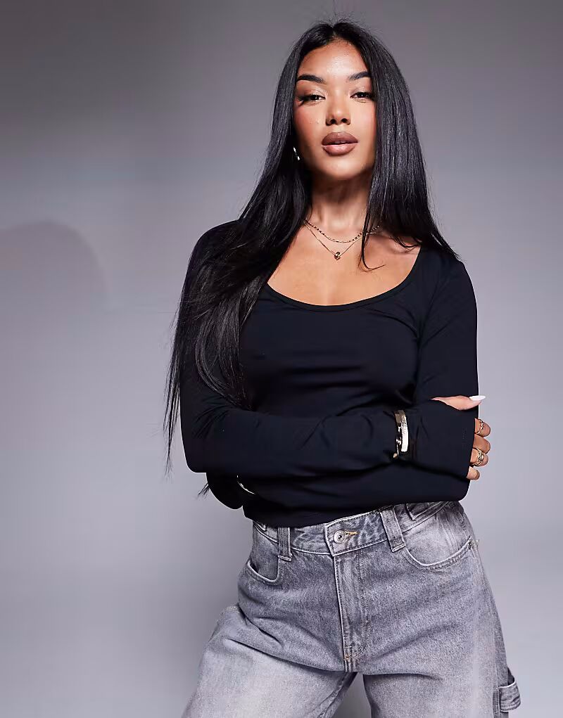

Топ из полиамида ASOS DESIGN с вырезом-лодочкой и отверстиями для больших пальцев, черный