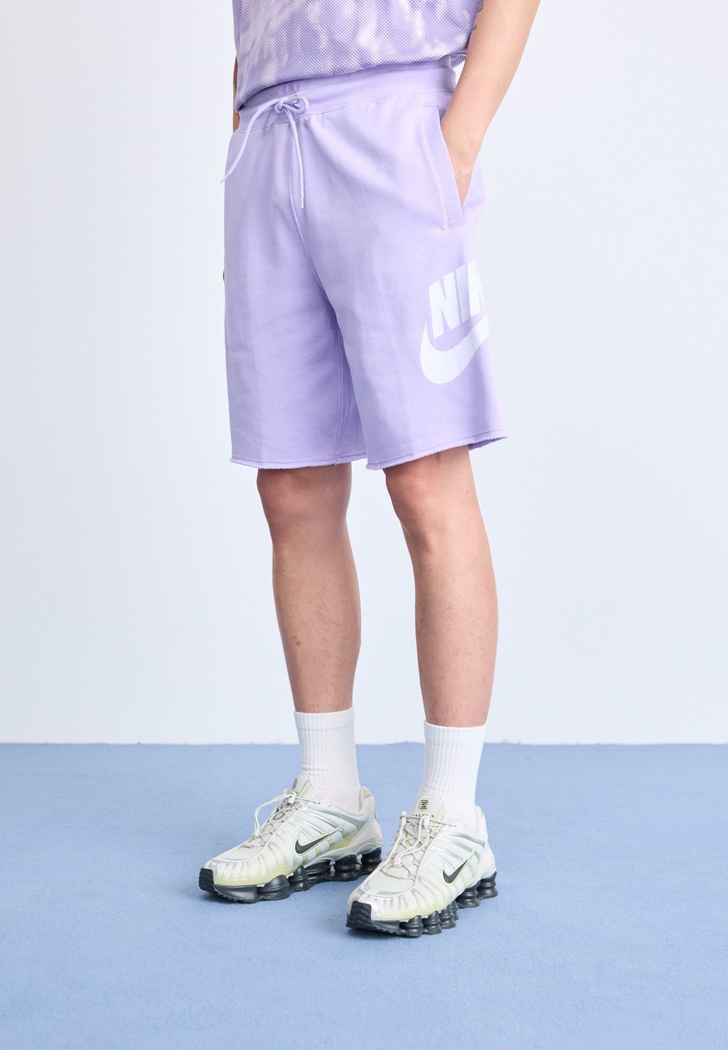 

Шорты CLUB ALUMNI - Tracksuit bottoms Nike Sportswear, фиолетовый