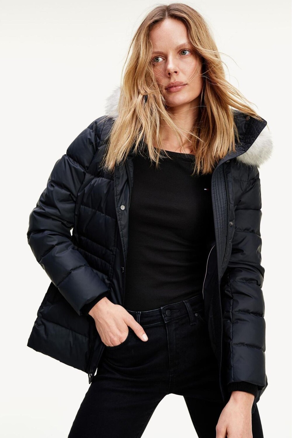 

Черный пуховик Tyra Tommy Hilfiger, черный