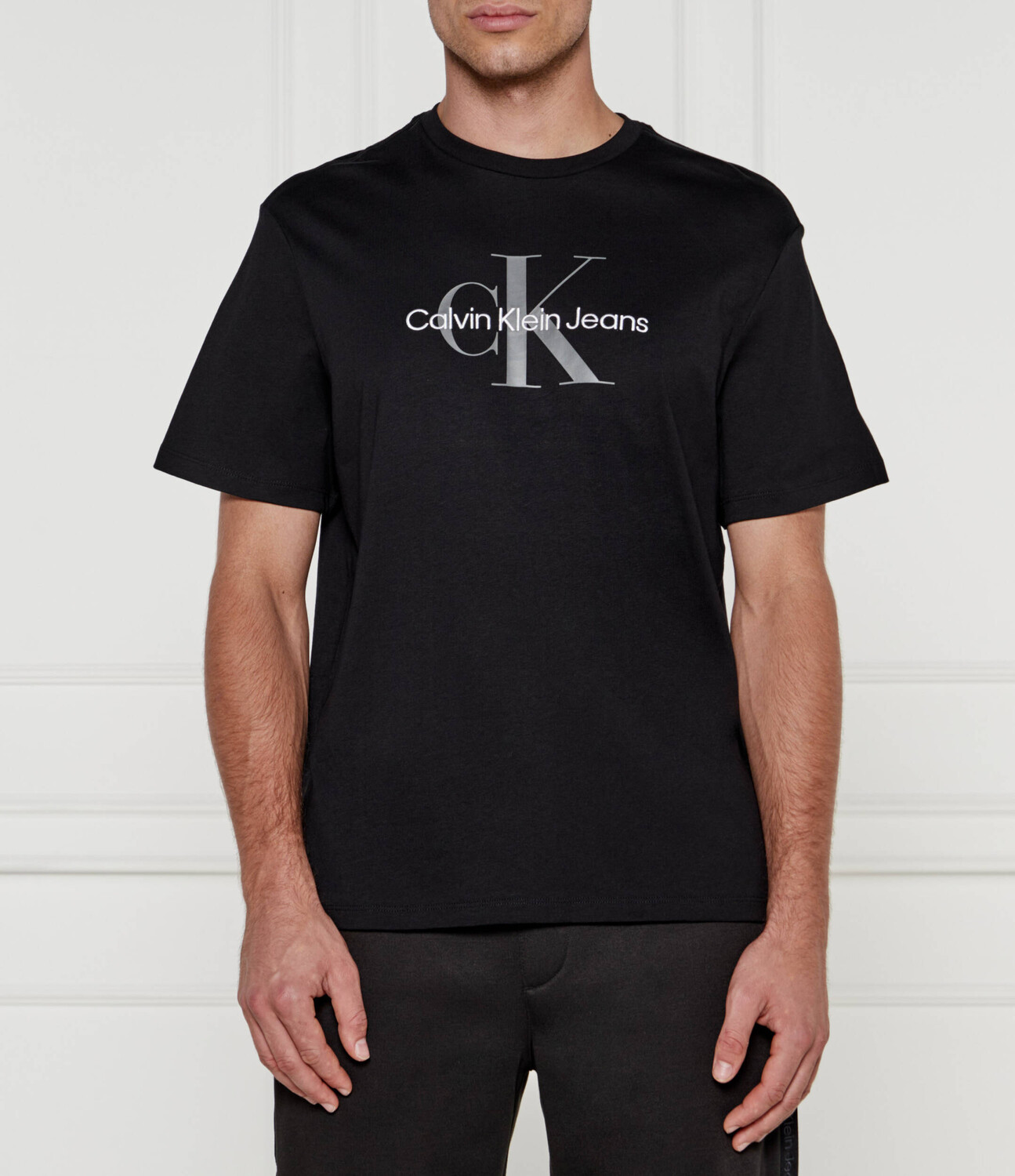 

Футболка CALVIN KLEIN JEANS Regular Fit, черный