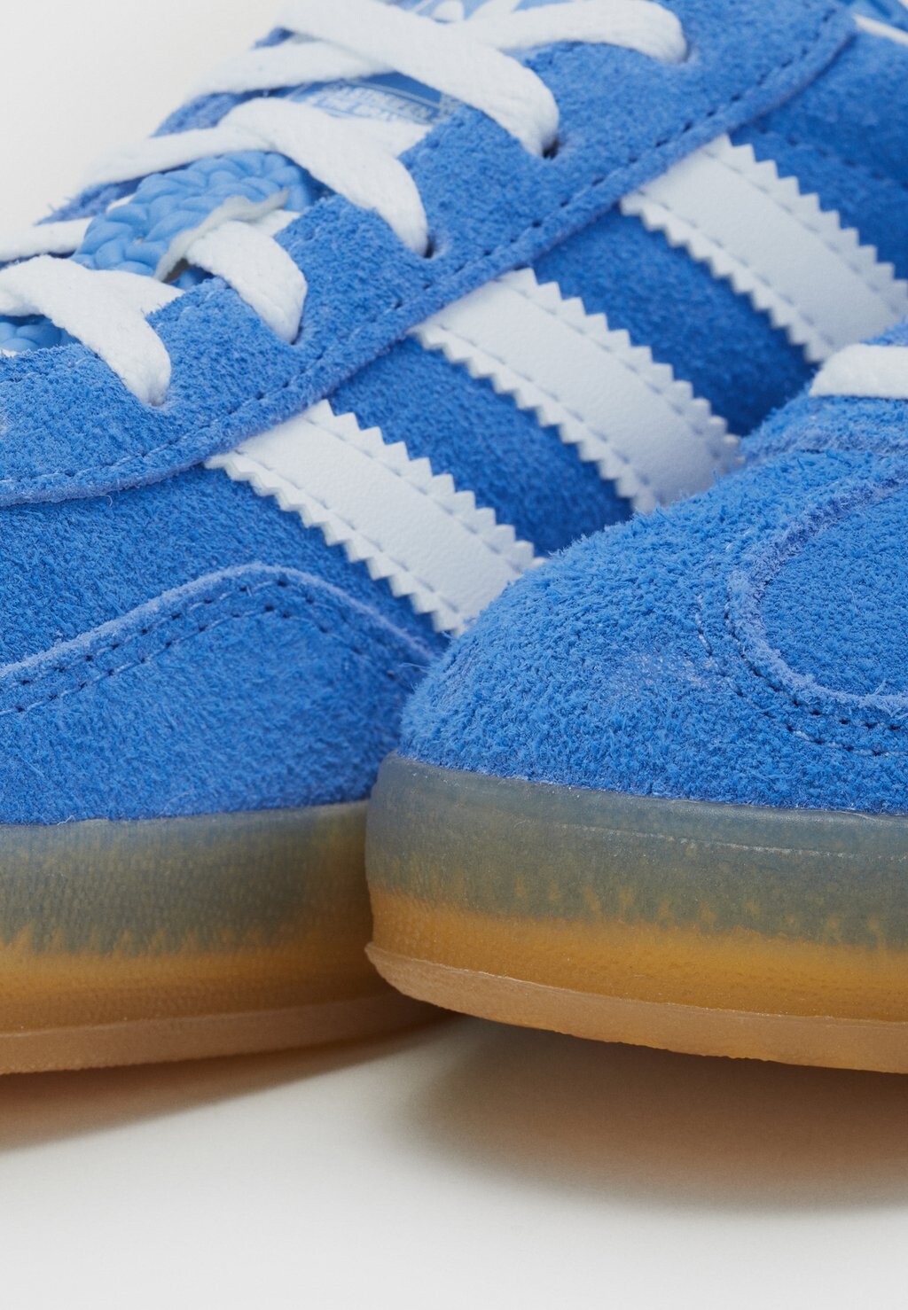 Кроссовки Gazelle Indoor adidas Originals, синее облако-фьюжн, белое золото, металлик — фото 2