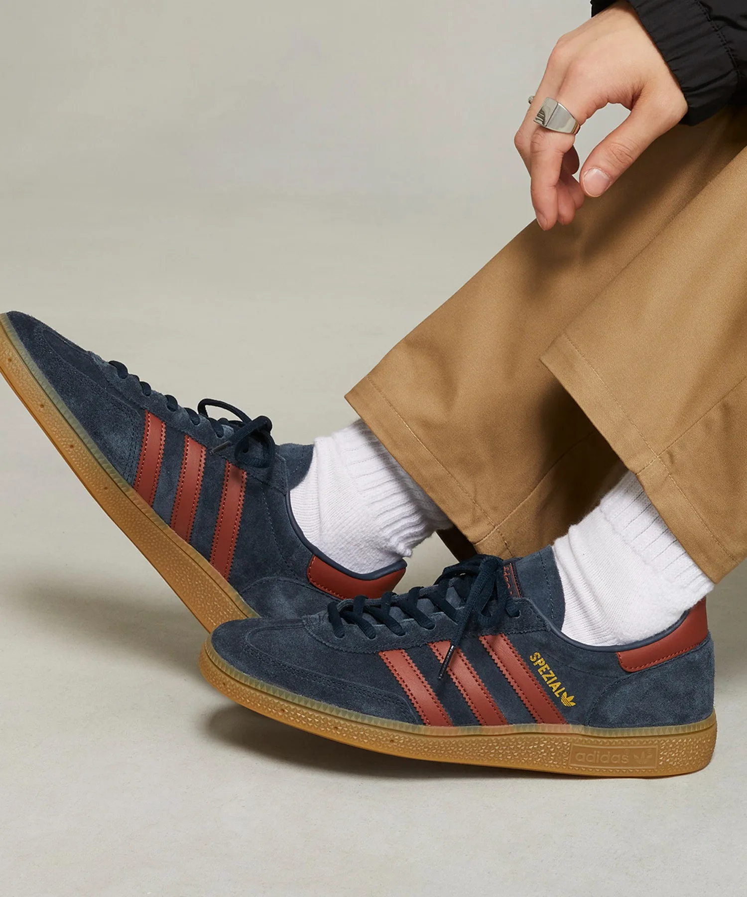 Кроссовки из кожи и резины Handball Spezial adidas Originals темно-синие