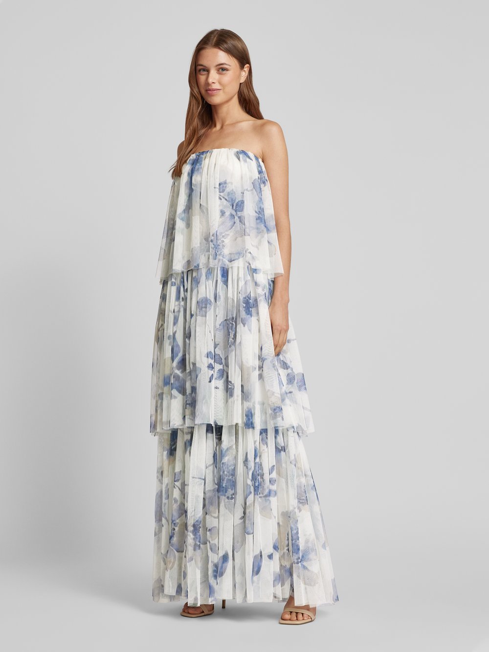 

Вечернее платье в многоярусном стиле LACE & BEADS, белый