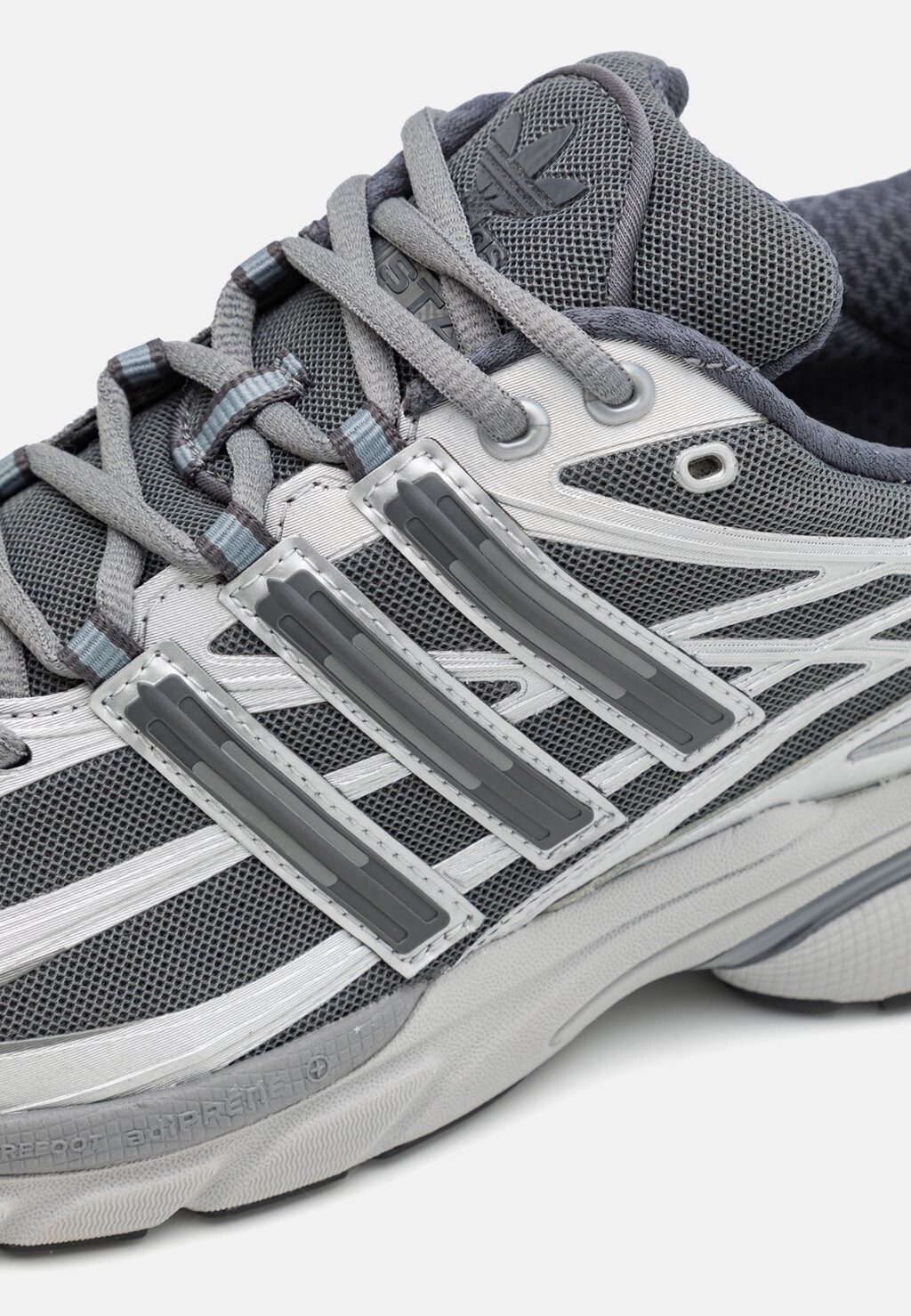 

Кроссовки на шнуровке ADISTAR CUSHION adidas, серый