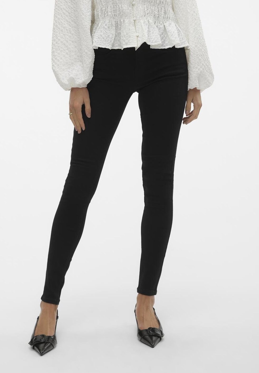 

Приталенные брюки VMDONNA Vero Moda, черный