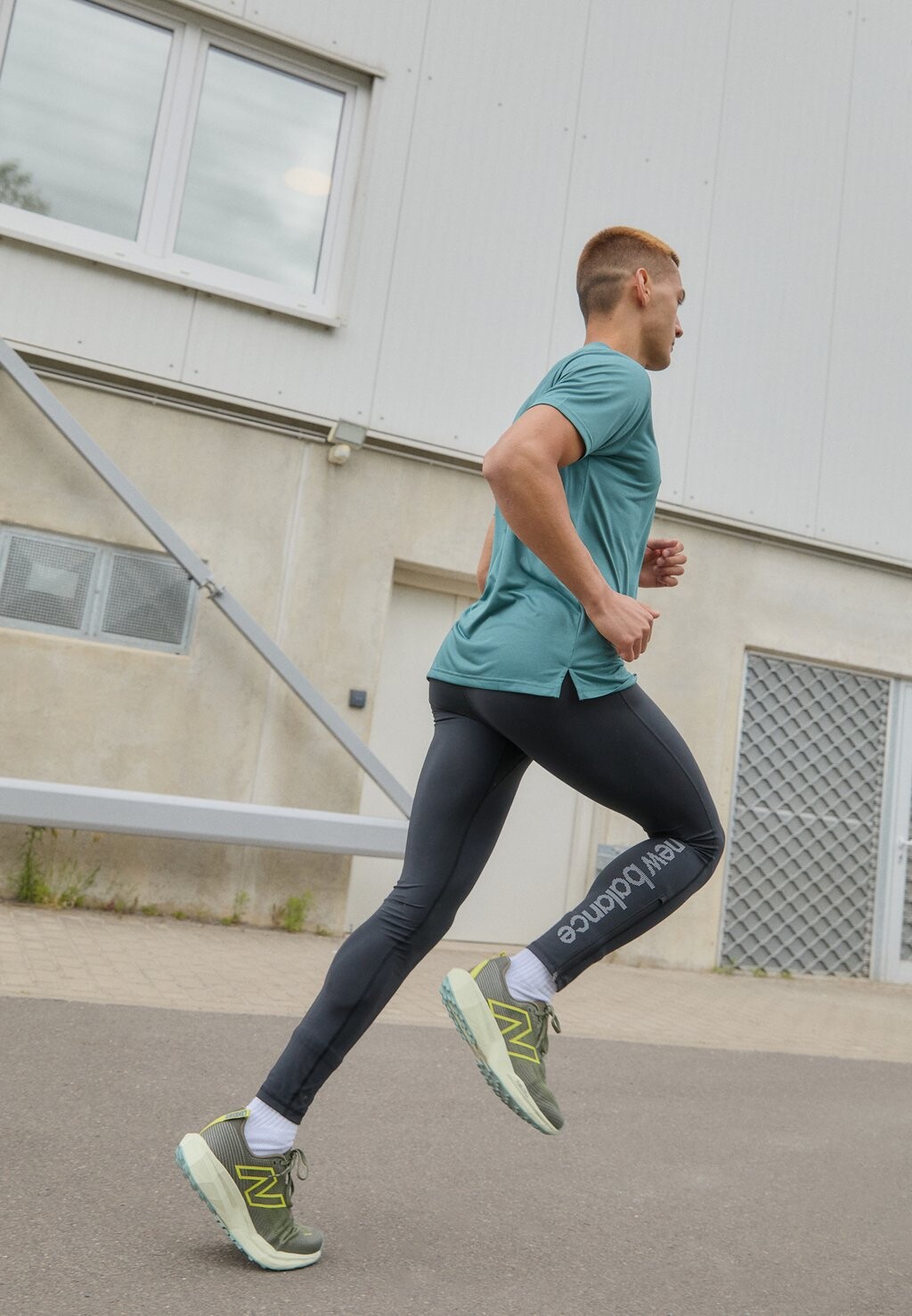 

Леггинсы SLEEK REFLECIVE TIGHT New Balance, черный