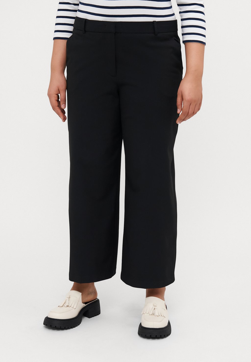 

Брюки WIDE CROP Tommy Hilfiger Curve, черный