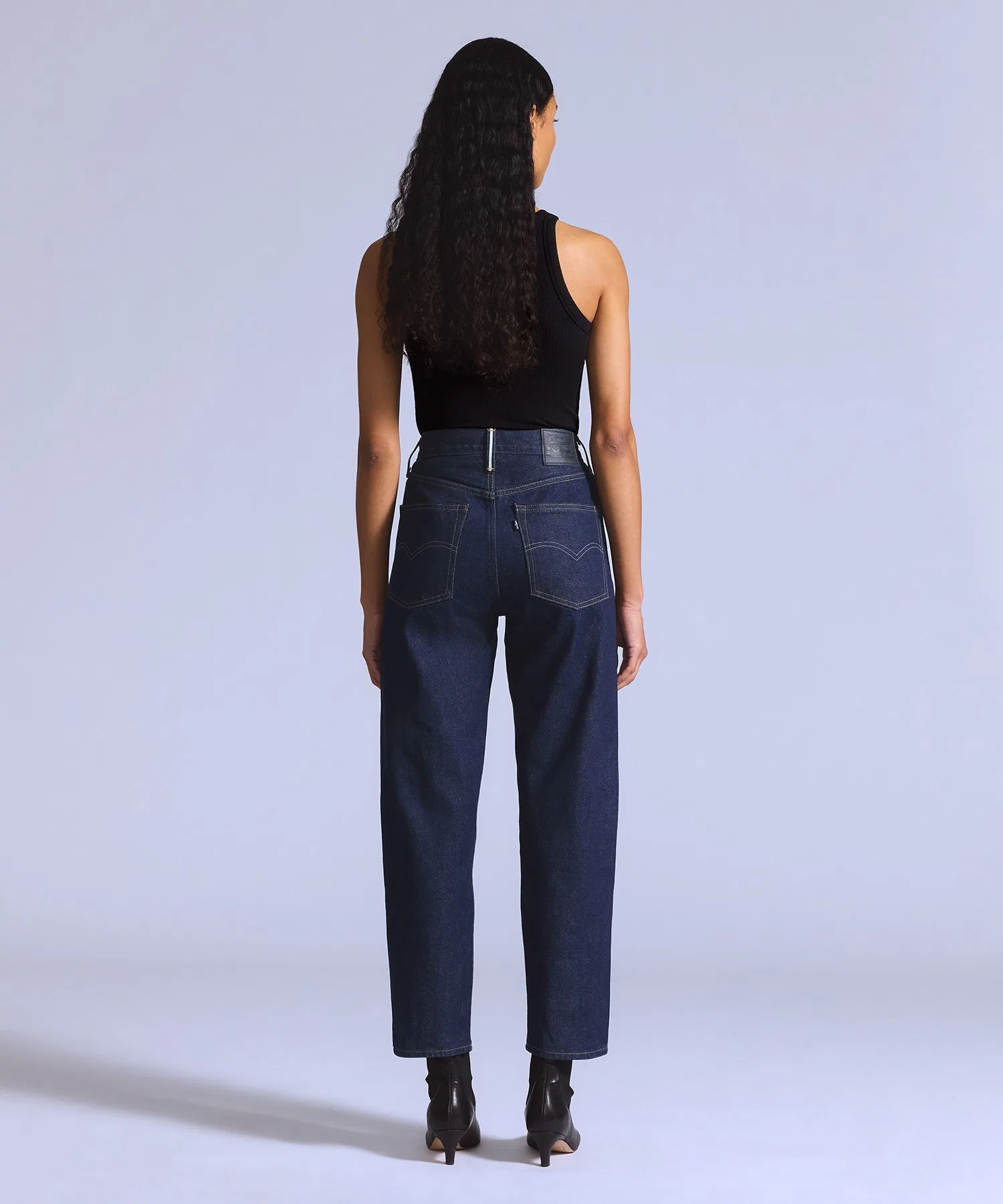 Джинсы Levi's с высокой талией и объемным верхом, темно-синие, цвет RINSE, произведено в Японии. — фото 4