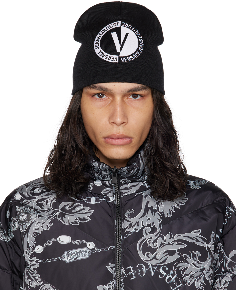 

Черная вышитая шапка Versace Jeans Couture