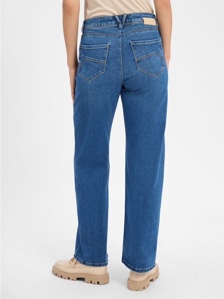 

Джинсы среднего тона BETTY & CO