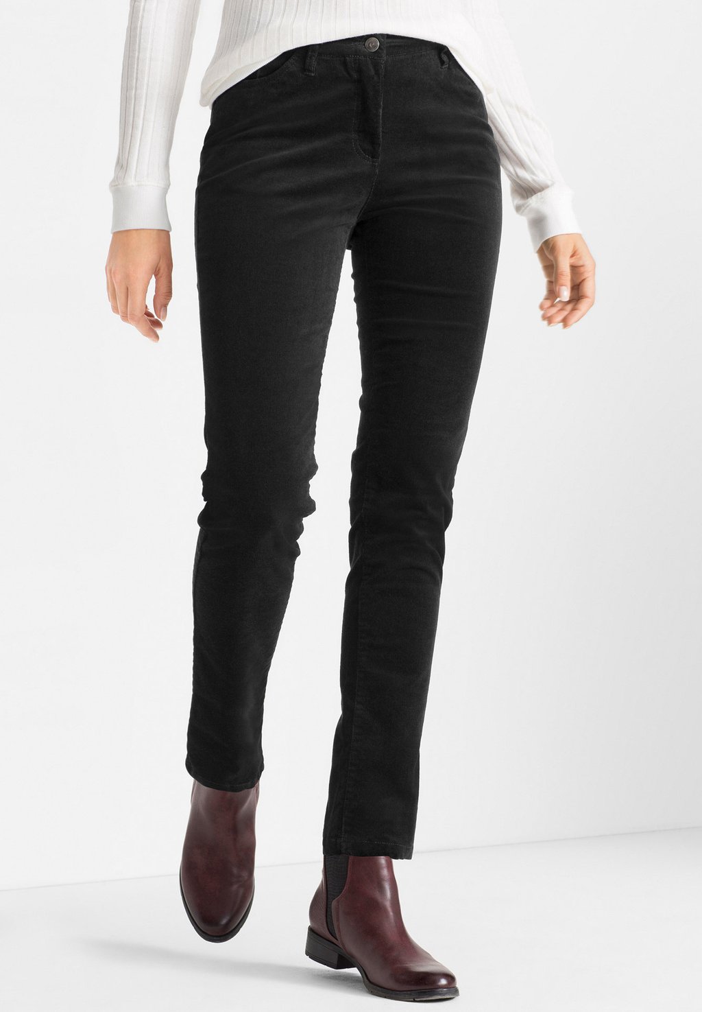 

Брюки SLIM FIT bonprix, черный