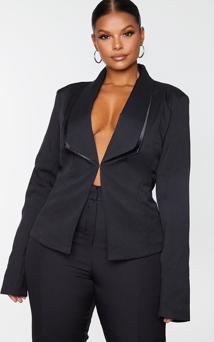 

PrettyLittleThing Плюс черный пиджак Avani