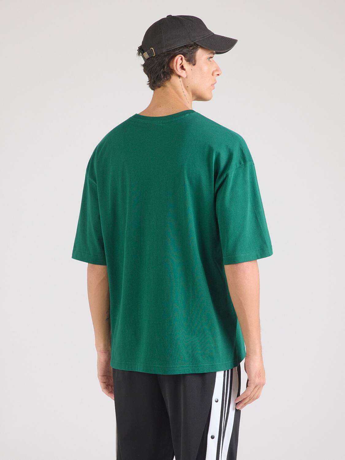 Adidas Originals Футболка 'TREFOIL' в зеленом цвете — фото 3
