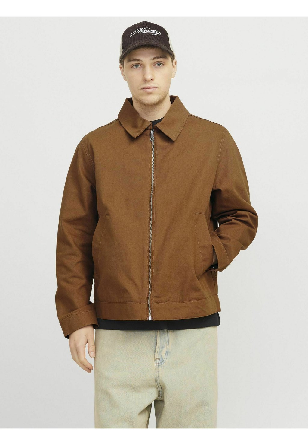 

Демисезонная куртка Jack & Jones, коричневый