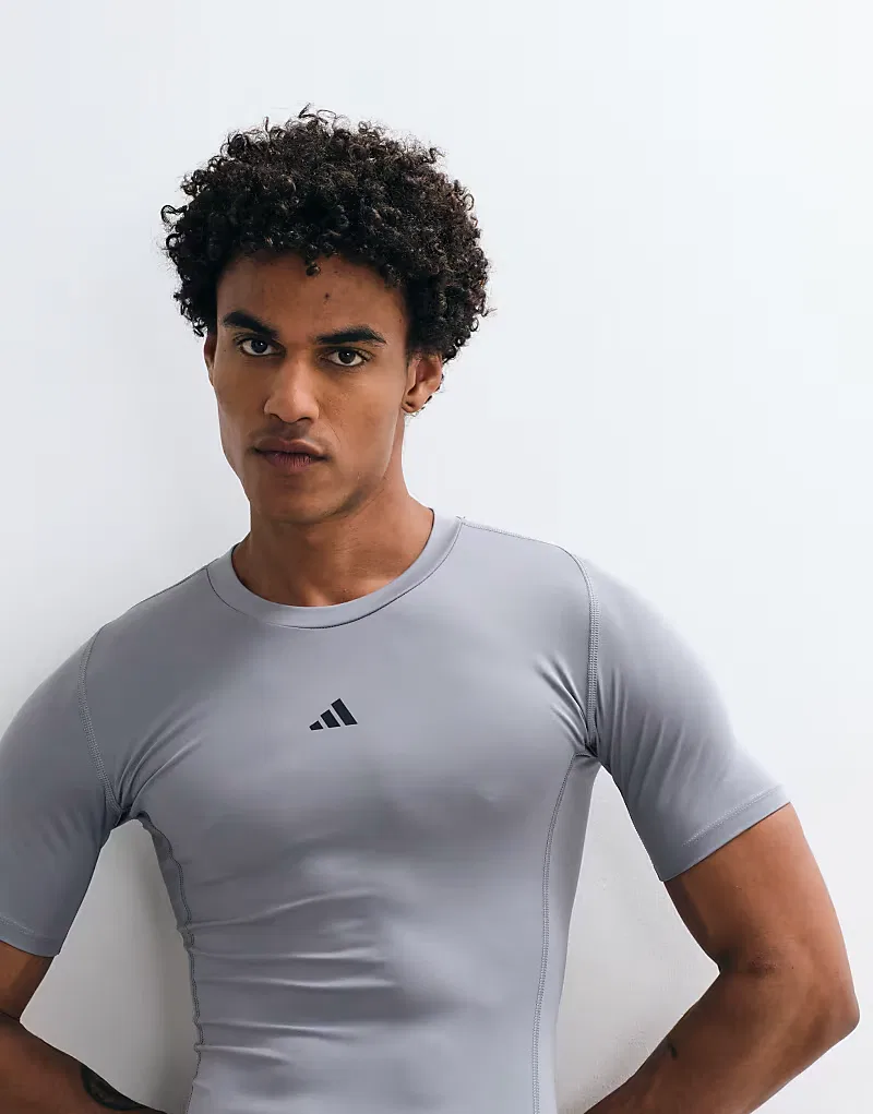Футболка тренировочная компрессионная Adidas Performance Techfit, серый — фото 3
