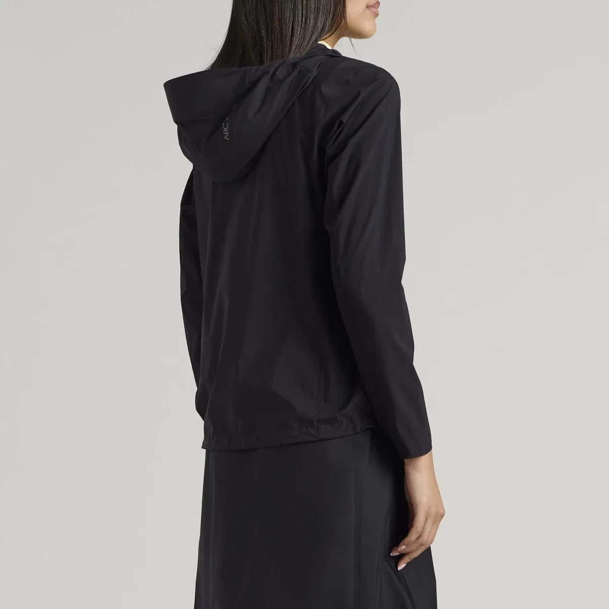 Женская ветрозащитная куртка Squamish Hoody Arcteryx, Black — фото 3
