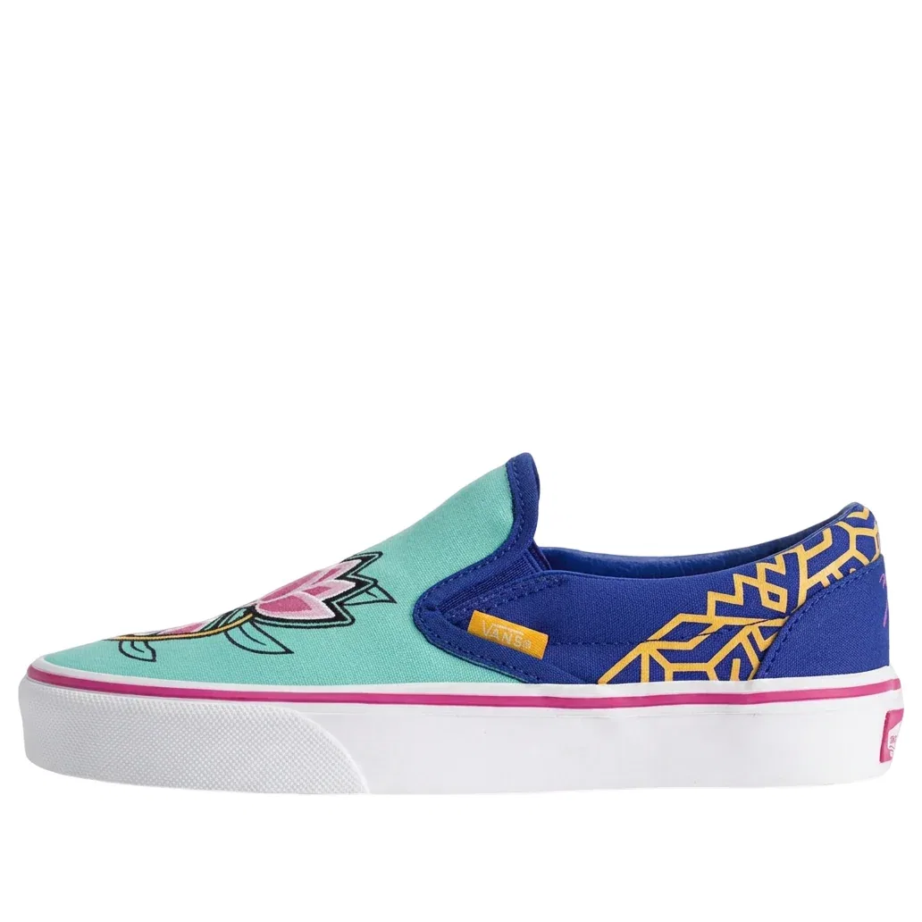 Детские кроссовки с верхом из канваса K-Pop Demon Hunters Classic Slip-On 'Zoey' Vans, Blue/Multi-Color
