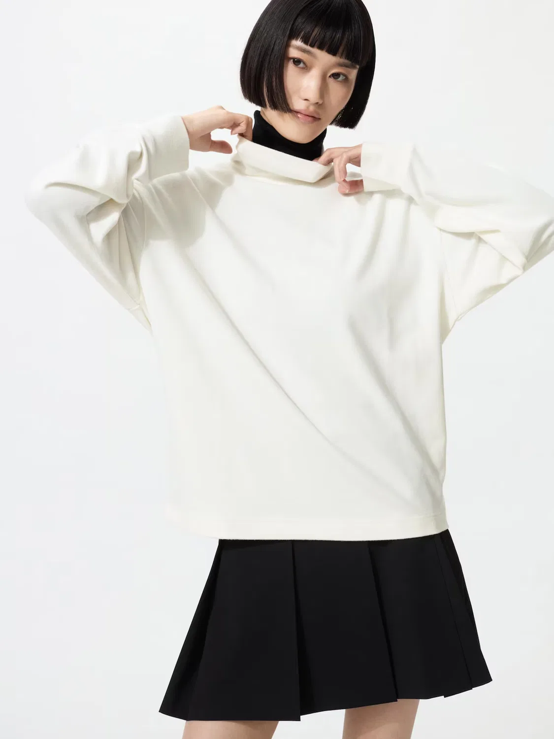 Футболка Uniqlo, мягкая трикотажная флисовая с высоким воротником, кремовый