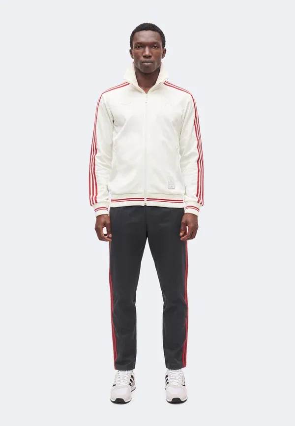 Спортивные штаны River Plate, посвященные 125-летию клуба - клубная одежда Adidas Originals — фото 2