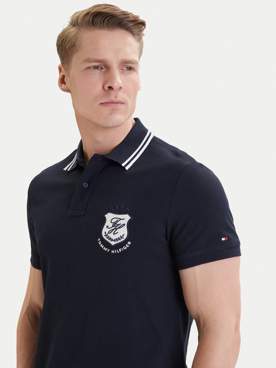 Мужское поло стандартного кроя Badge Tommy Hilfiger, темно-синий — фото 4