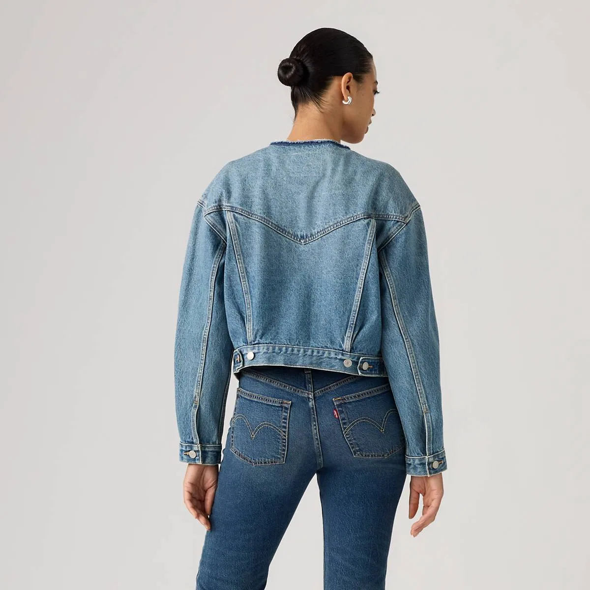 Укороченная куртка-бомбер без воротника в стиле 90-х Levi's, Craft Room Trucker - Medium Wash — фото 4
