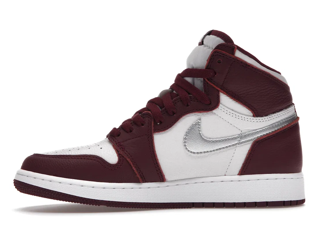 Детские кроссовки для мальчиков высокие с принтом Jordan 1 Retro High OG Bordeaux Jordan, Bordeaux/White-Metallic Silver — фото 3