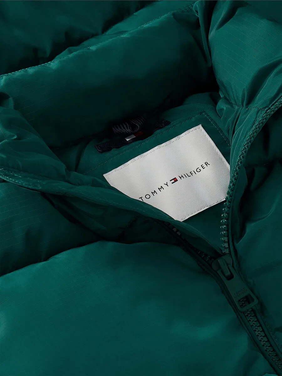 Зимняя куртка TOMMY HILFIGER 'New Essential' темно-зеленого цвета — фото 3