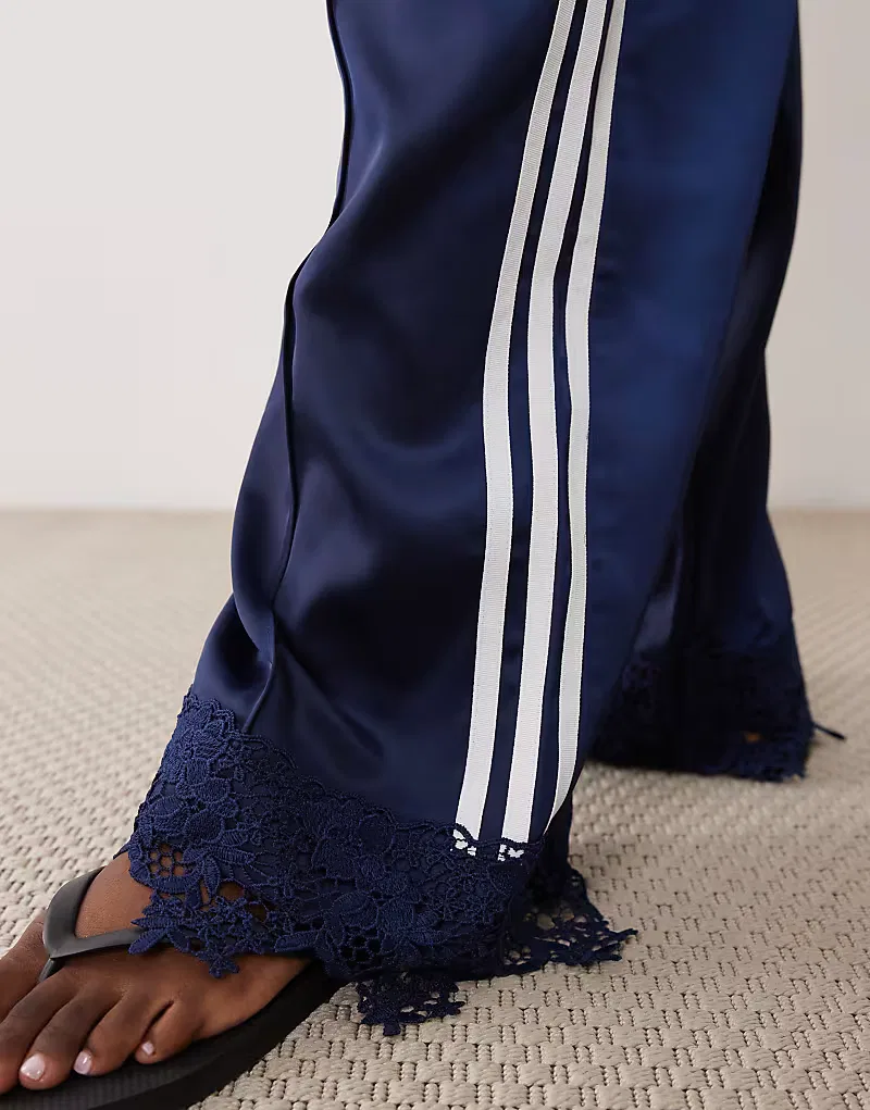Атласные спортивные брюки Adidas Originals Firebird с завязками по низу, темно-синий — фото 3