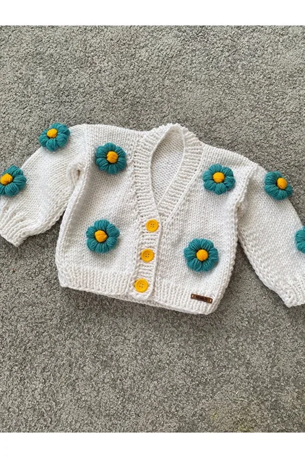 Детский кардиган для девочек с цветочным принтом Hand knitted girl's cardigan with flower detail Nevalin, White