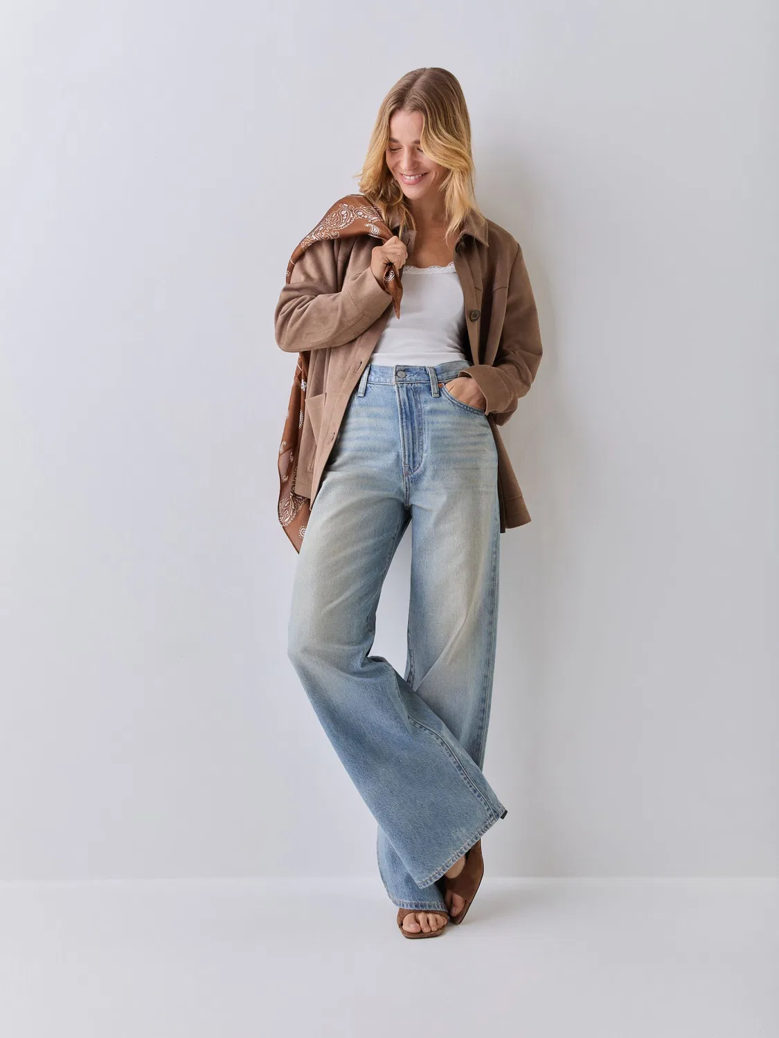 Джинсы клеш Ribcage Wide Leg Levi's, глянцевый синий