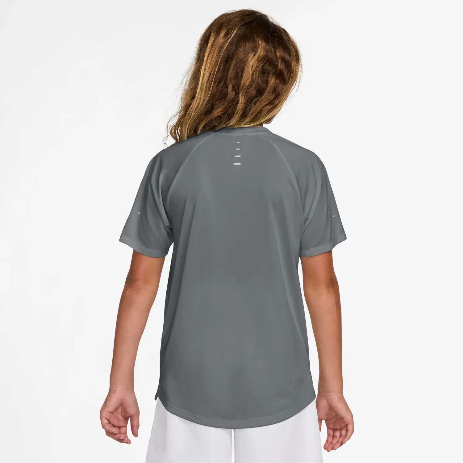 Детская футболка для мальчиков Nike Dri-FIT, Цвет Gris — фото 2