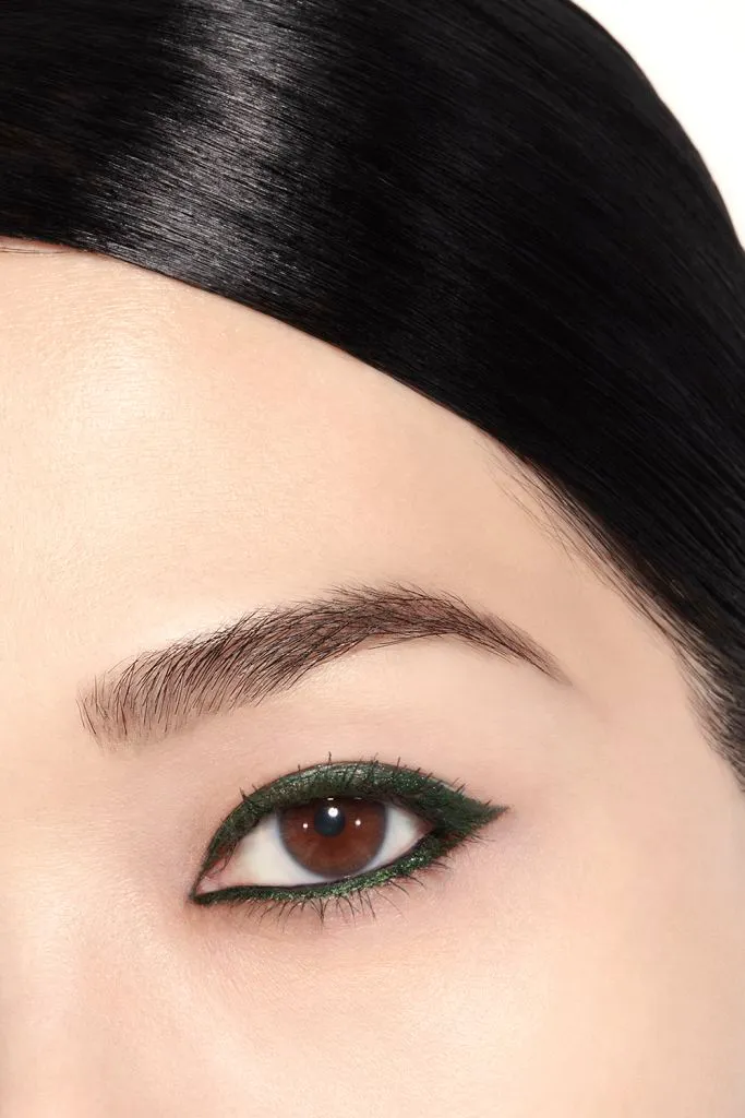 Водостойкий карандаш для глаз Chanel Stylo Yeux, оттенок Khaki Metal — фото 3