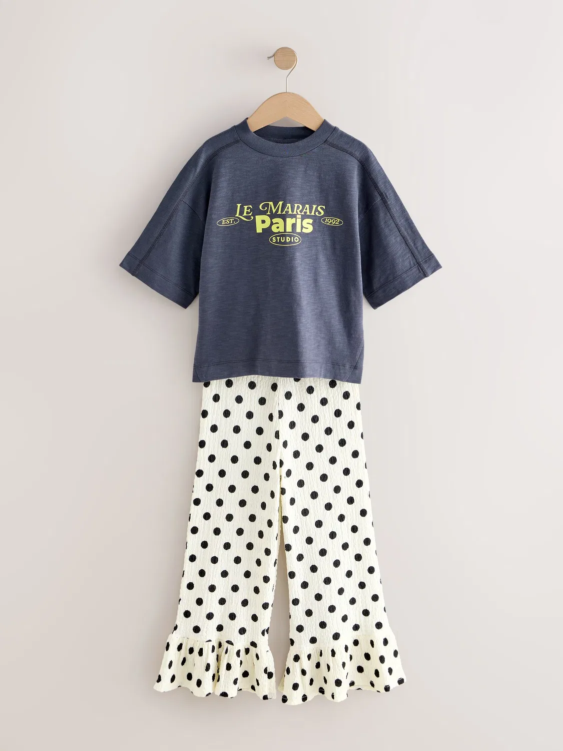 Комплект из футболки и шорт с оборками, модель Grey/Spot Slogan Next, серый