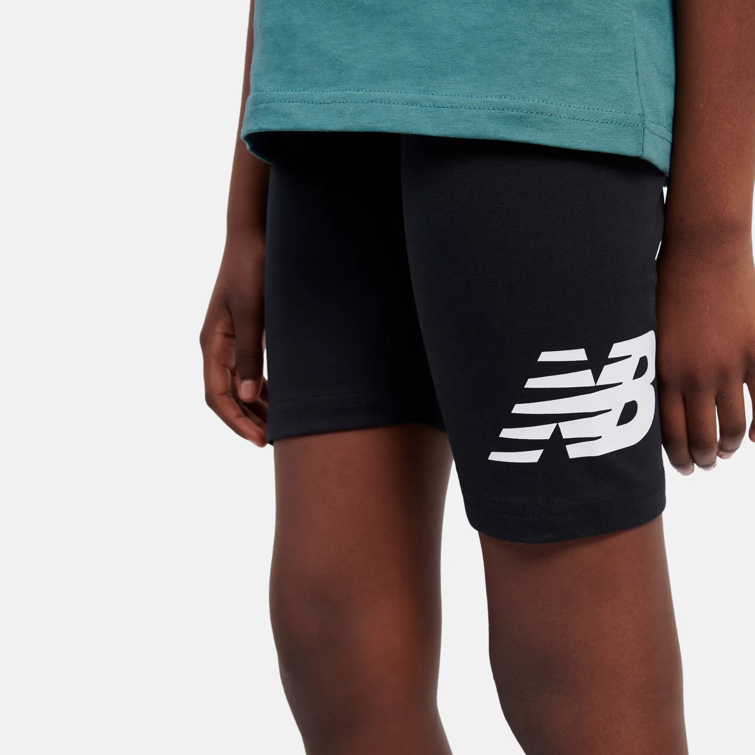Детские велосипедные шорты с принтом логотипа Stacked Logo New Balance, Black — фото 3