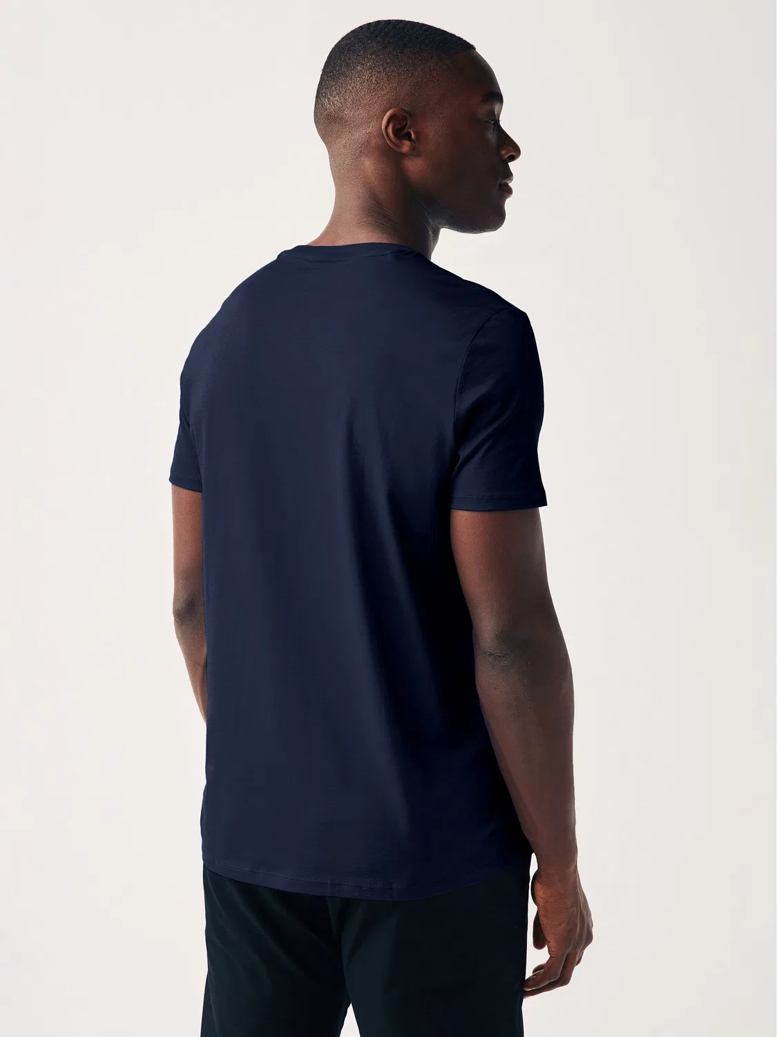 Lacoste Темно-синяя хлопковая футболка с круглым вырезом и короткими рукавами — фото 2
