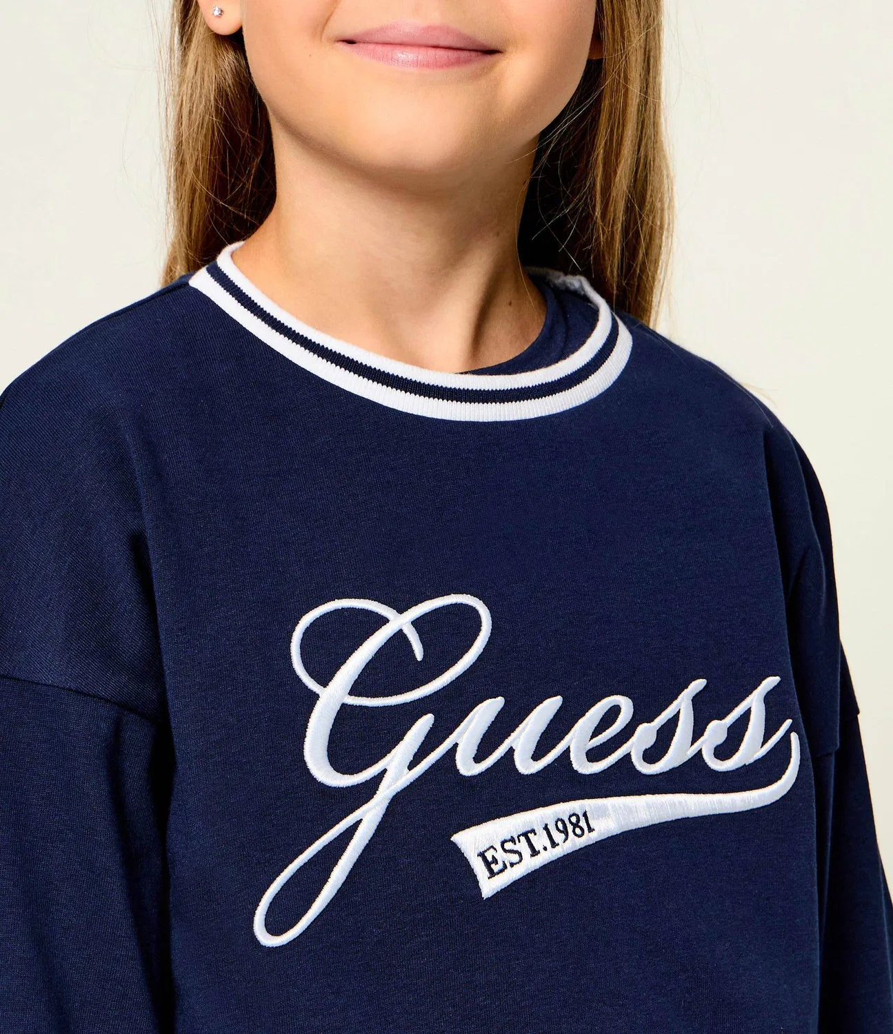 Свитшот Guess, темно-синий — фото 4