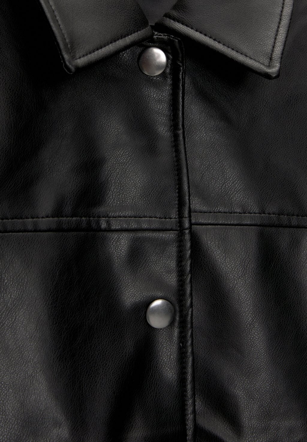 

Куртка из искусственной кожи PULL&BEAR, черный