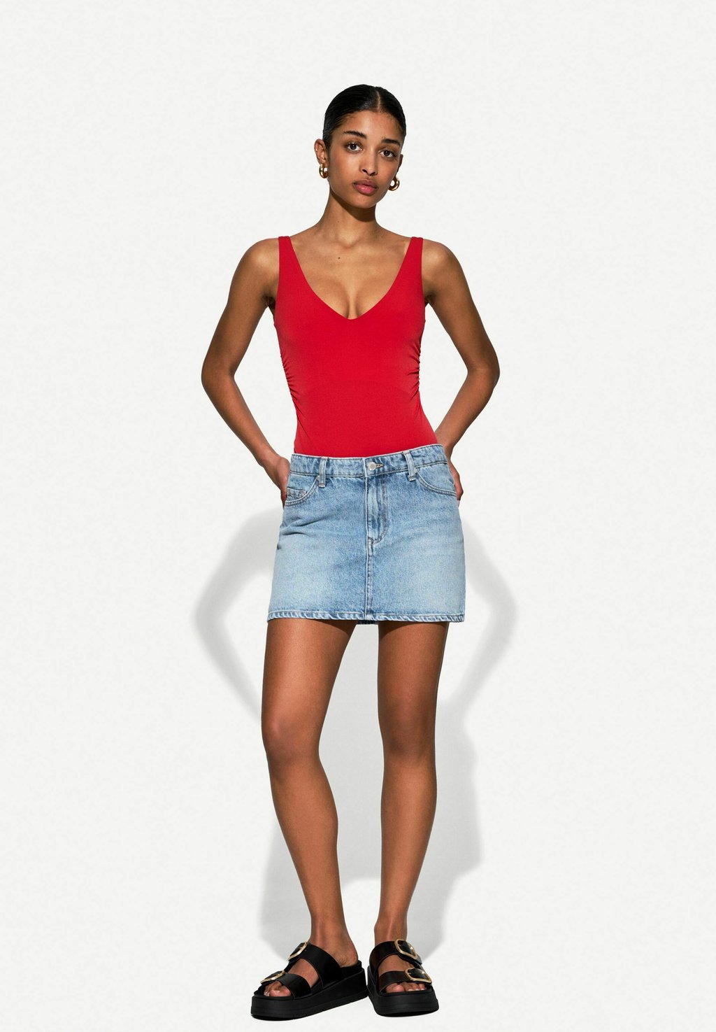 

Джинсовая юбка Mini skirt Bershka, темно-синий
