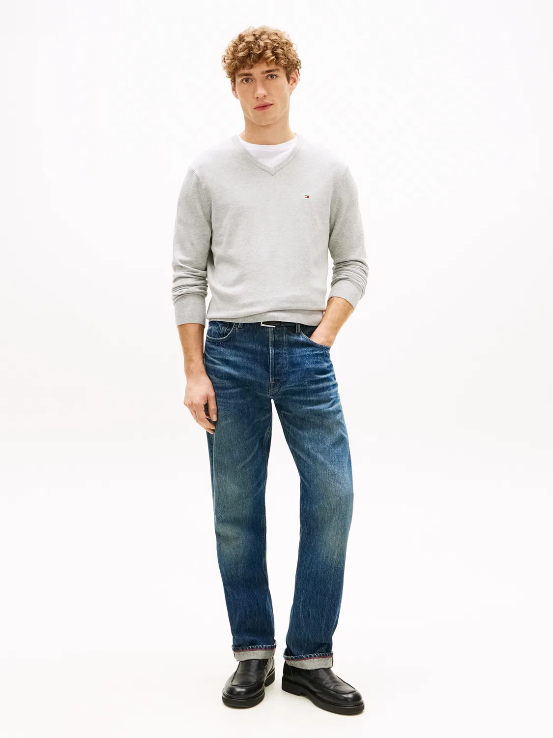 Свитер Tommy Hilfiger ESSENTIAL светло-серого цвета — фото 4