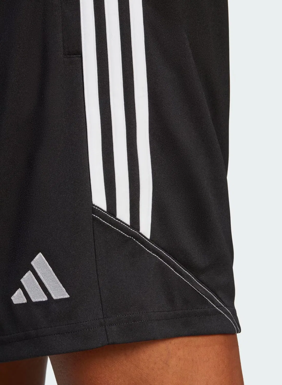 Шорты тренировочные Tiro23 Club Adidas, черный — фото 3