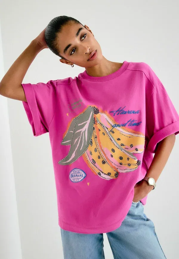 Футболка Next с принтом в виде банана и бисера, crew neck, розовая