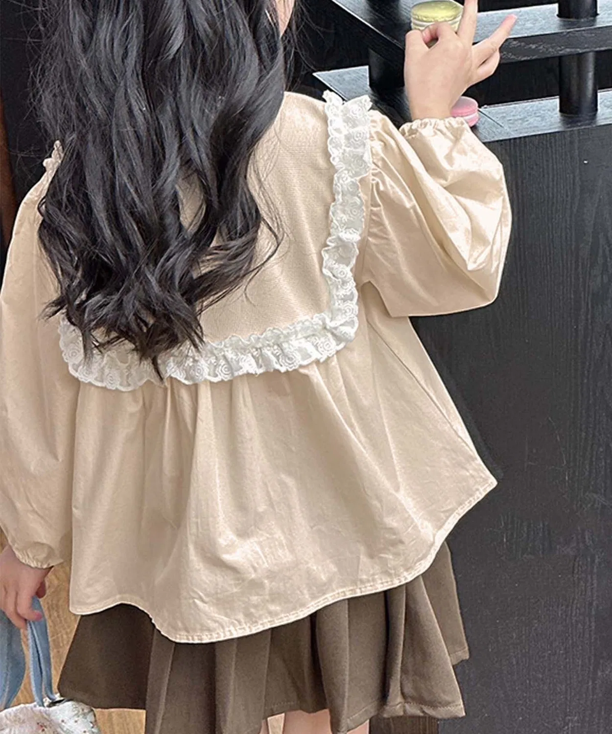 Детская блузка с длинным рукавомс воланами и бантом aimoha, Light Beige — фото 3