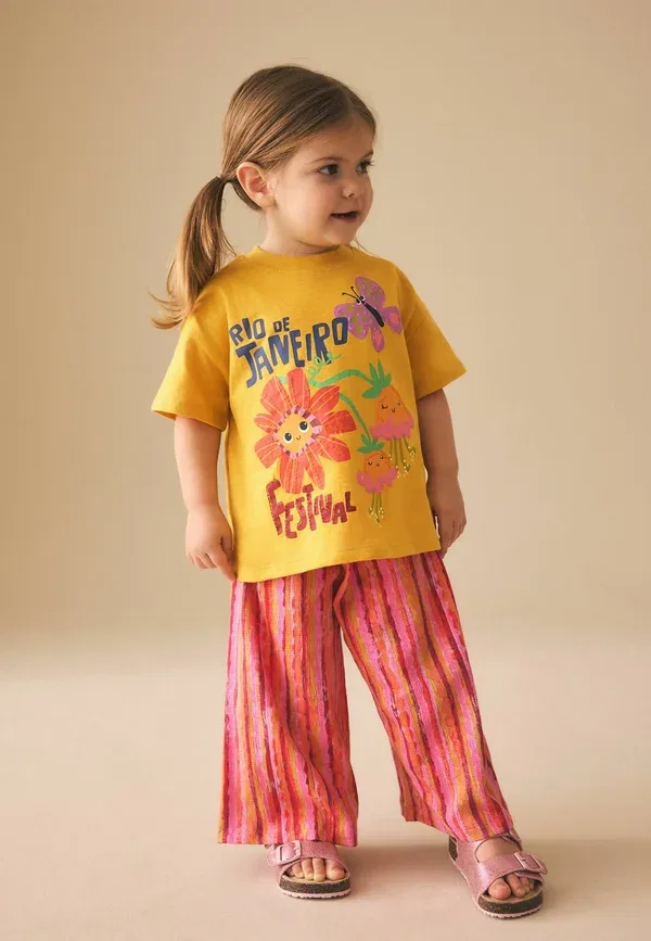 Комплект из футболки и брюк Regular fit - short sleeve t-shirt and wide leg trousers set - trousers Next, Ochre Yellow, желтый