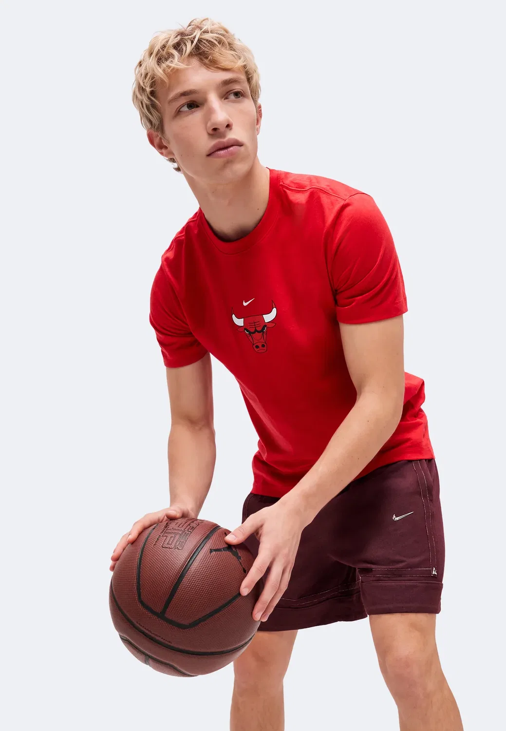 Футболка с логотипом команды Chicago Bulls (НБА) - клубная одежда Nike Performance, University Red — фото 4