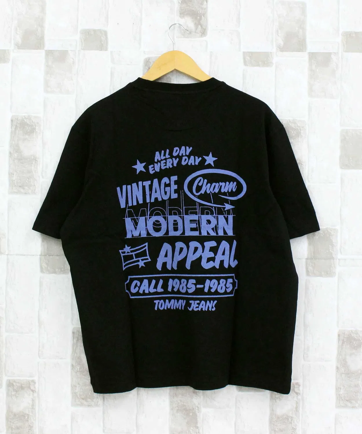 Мужская футболка с принтом TMJ 90S GRAFFITI SS POCKET T EXT TOMMY HILFIGER, Black — фото 4